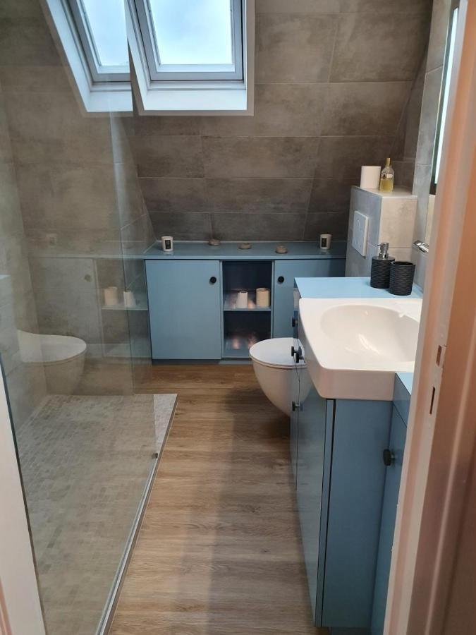 Bel Appartement Ensoleille En Ville Pont-Évêque Eksteriør billede
